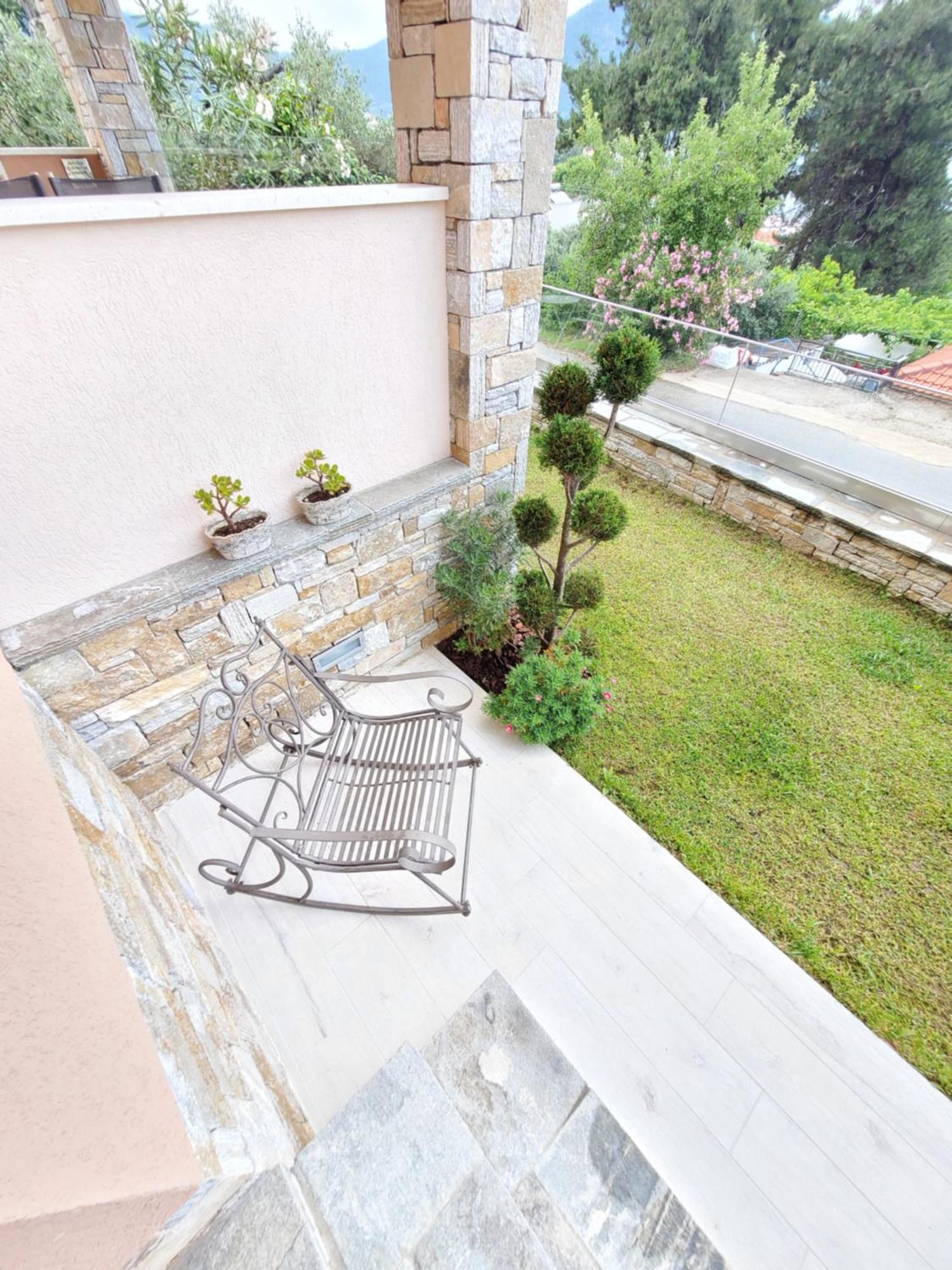 Deluxe Dina Apartment Скала Потамияс Екстериор снимка