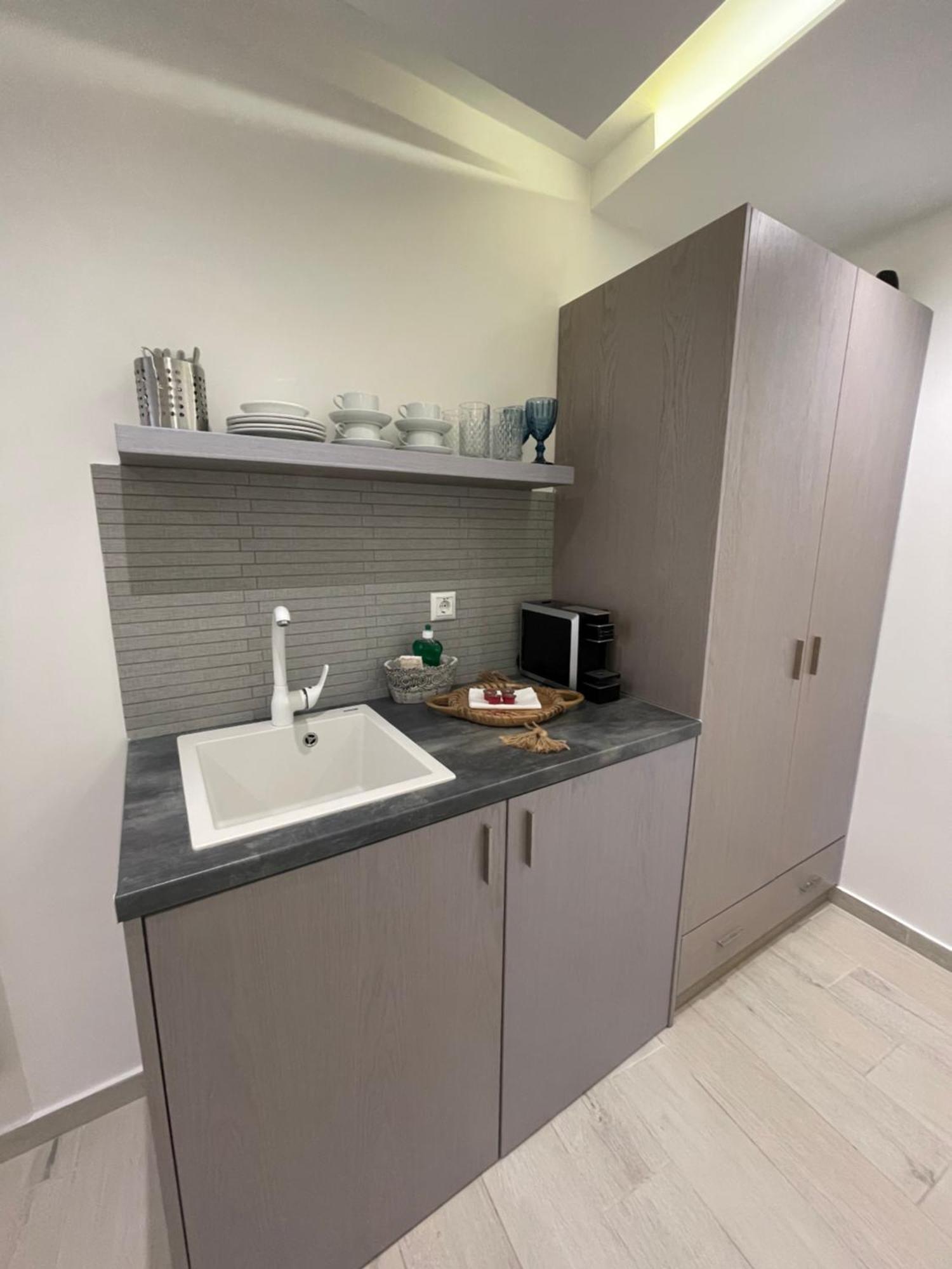 Deluxe Dina Apartment Скала Потамияс Екстериор снимка