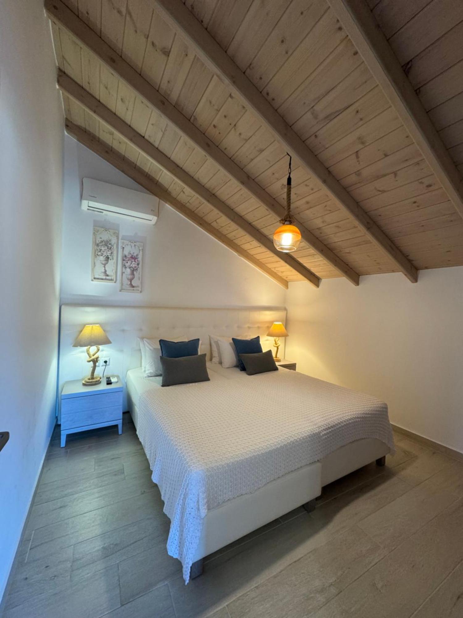 Deluxe Dina Apartment Скала Потамияс Екстериор снимка
