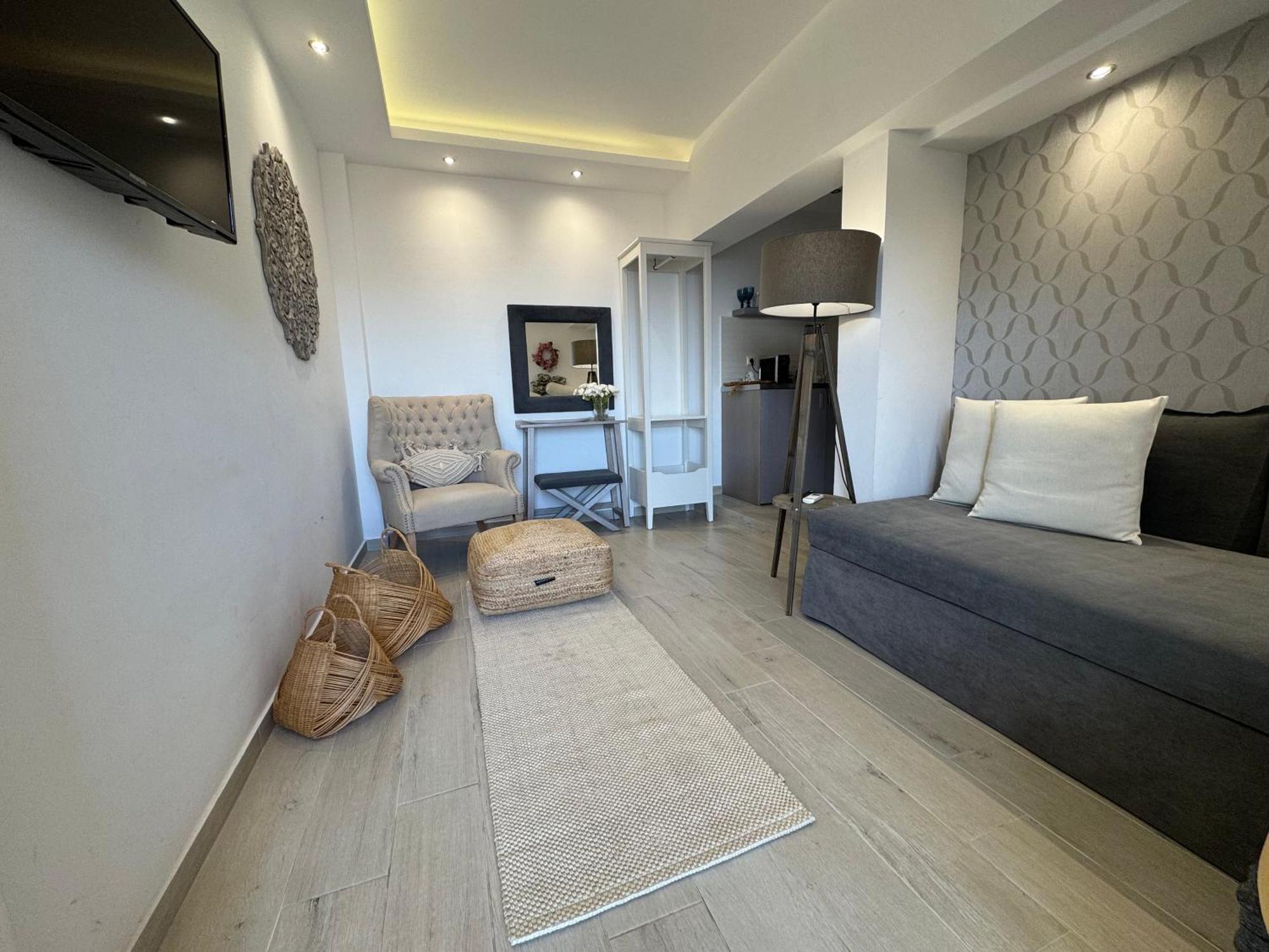 Deluxe Dina Apartment Скала Потамияс Екстериор снимка